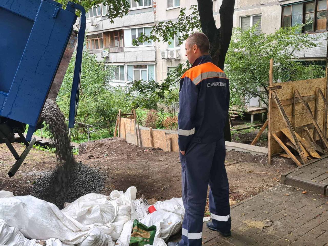 Закрили сотні квадратних метрів контурів у десятках будинків комунальники: Новини Харкова