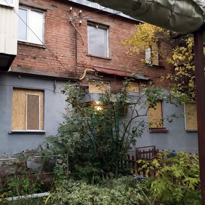 У Харкові комунальники ліквідовують наслідки дронової атаки 12 жовтня
