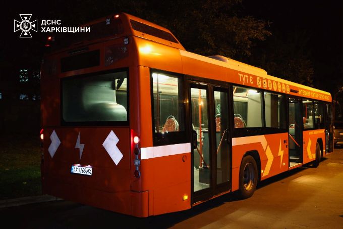Харківські пожежники ліквідували пожежу після авіаудару по лікарні
