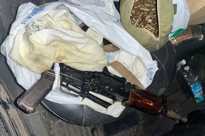 На блокпостах Харкова вилучили кулемет, автомати та 13 тисяч набоїв