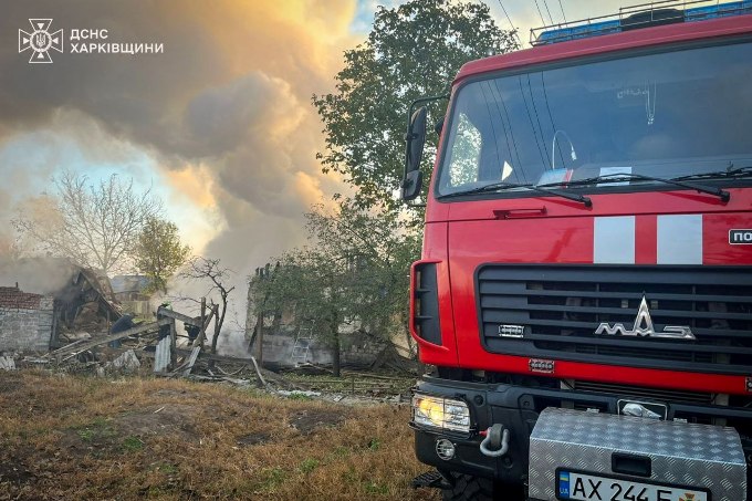 Рятувальники загасили пожежу після удару «Шахеда» по будинку в Лозівському районі