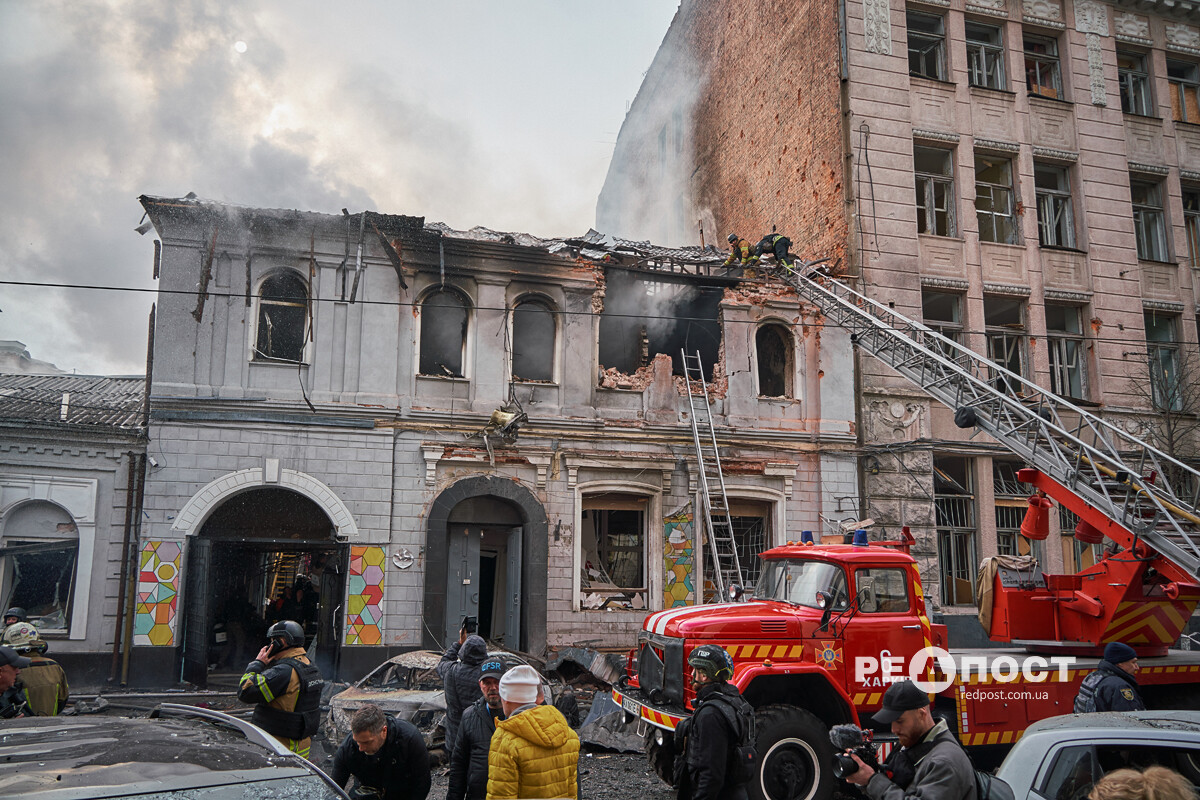 Наслідки прильоту по дитячому садку у Холодногірському районі Харкова (фото)