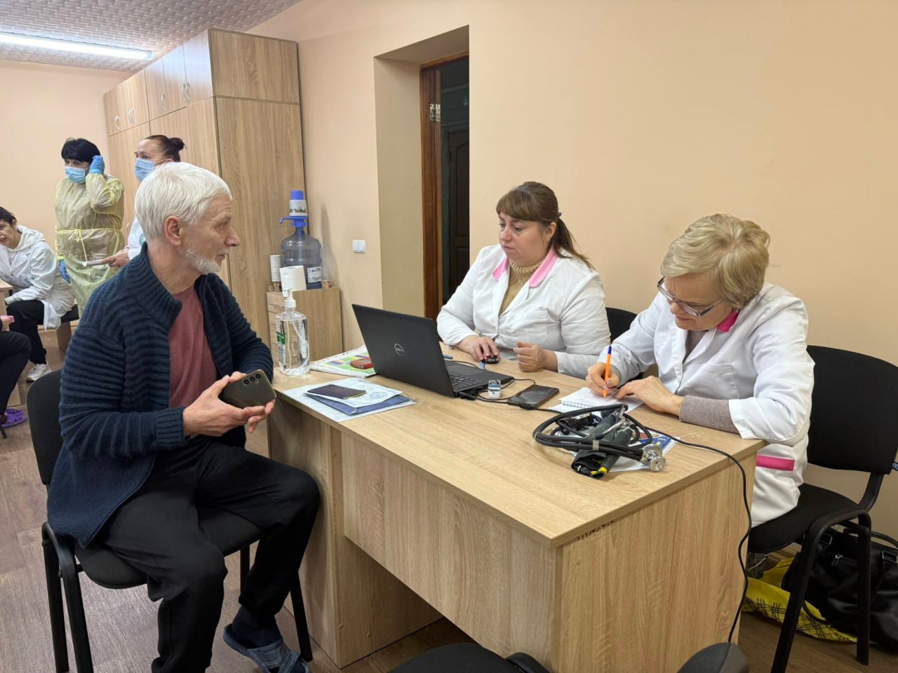 Провели медогляд переселенців лікарі: Новини Харкова