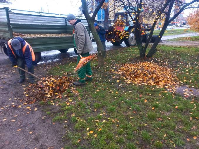 Комунальники Харкова виконали сезонні роботи 