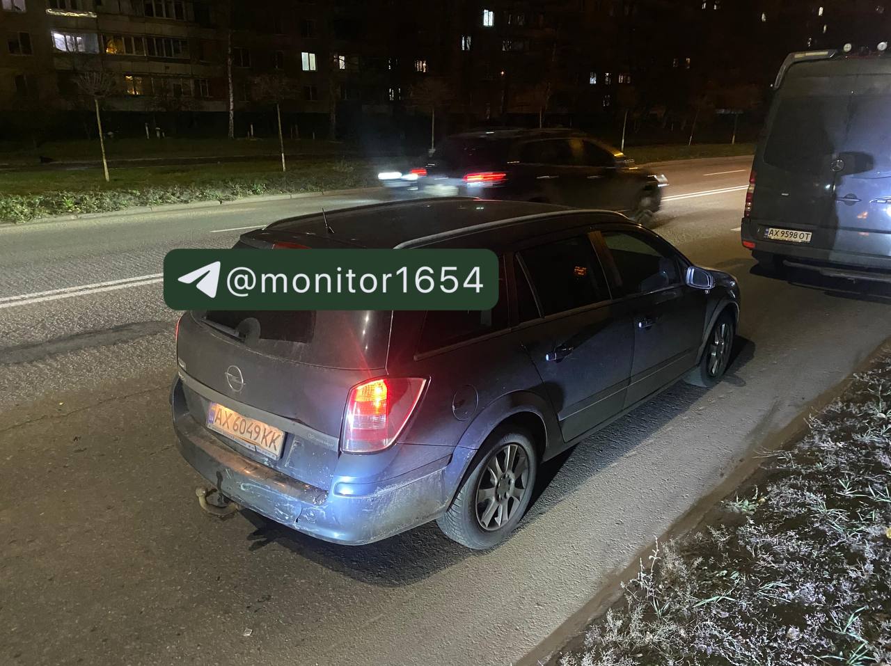 Зіткнувся з двома автівками та втік водій Nissan: Новини Харкова