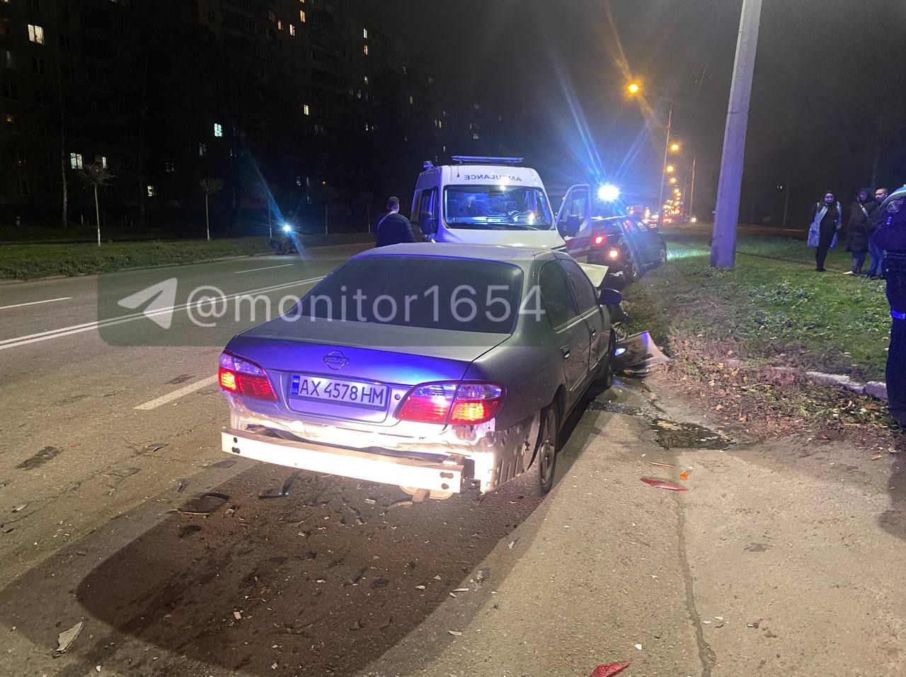 Зіткнувся з двома автівками та втік водій Nissan: Новини Харкова