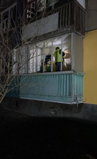 Харківські комунальники ліквідовують наслідки нічної атаки