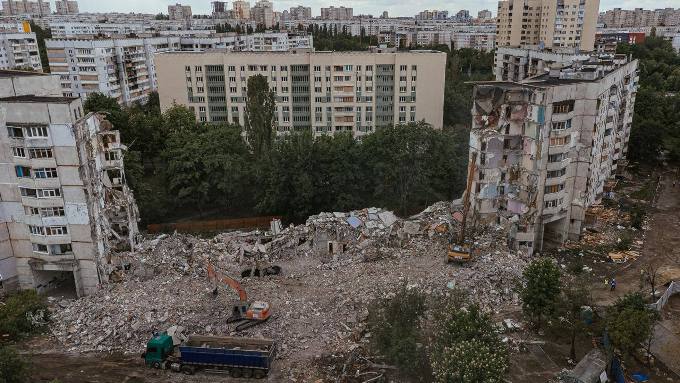 У Харкові розпочали демонтаж зруйнованих будинків