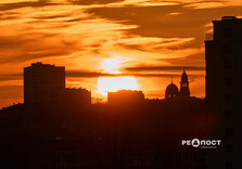 Красивий захід сонця у Харкові (фото)