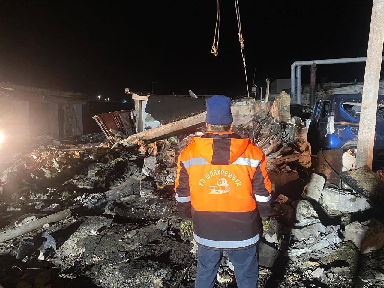 У Харкові усувають наслідки вибуху в Шевченківському районі (фото)