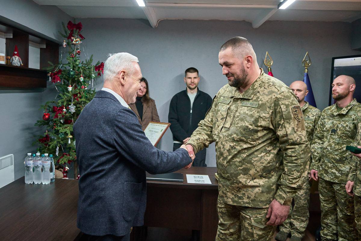 Щиро дякую вам за вашу службу і за те, що захищаєте Харків! - Ігор Терехов