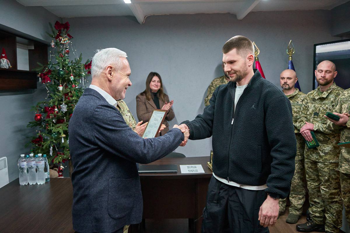 Щиро дякую вам за вашу службу і за те, що захищаєте Харків! - Ігор Терехов