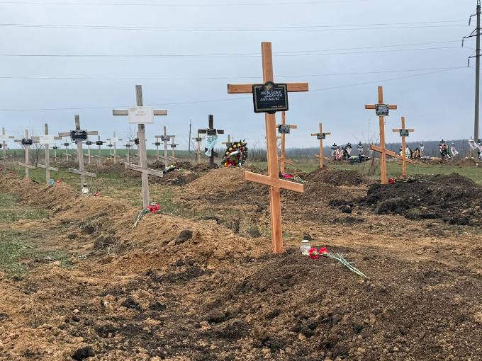 Траурна панахида в Ізюмі за 449 жертв окупації