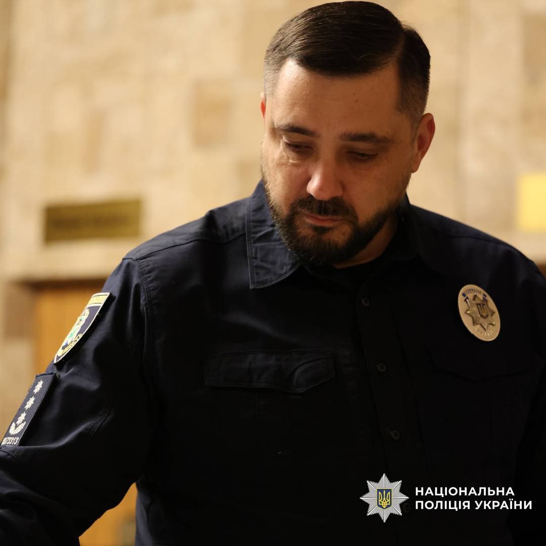 Проводили в останню путь бійця полку поліції особливого призначення Анатолія Петіка: Новини Харкова
