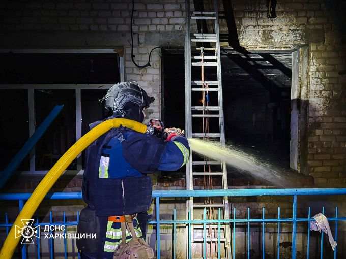 Новини Харкова: пожежа після удару БпЛА по навчальному закладу Підсереднього