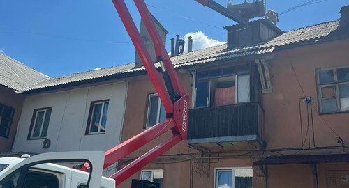 Будівельники Харкова відремонтували сотні квадратних метрів покрівель