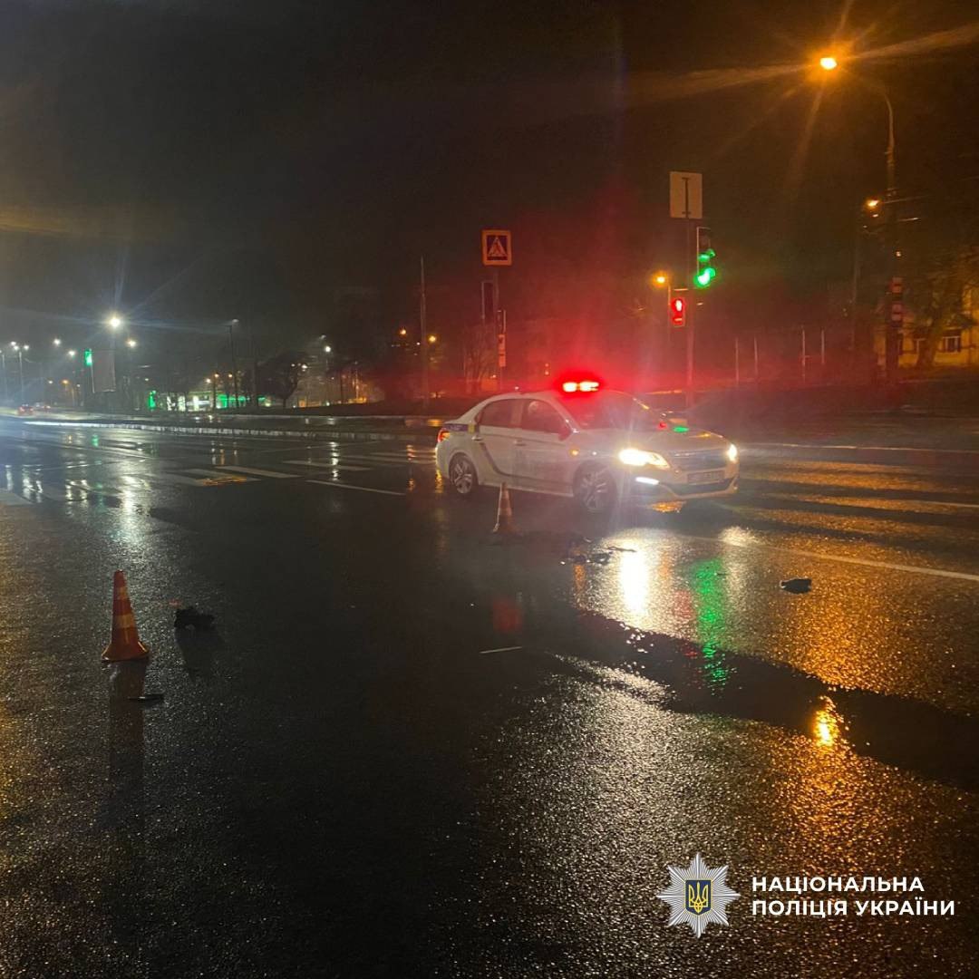 Водій збив дівчину на харківському проспекті: розшукуються свідки