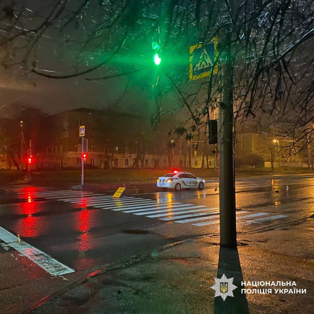 Водій збив дівчину на харківському проспекті: розшукуються свідки