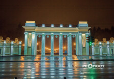 У Центральному парку Харкова тимчасово увімкнули святкову ілюмінацію (фото)