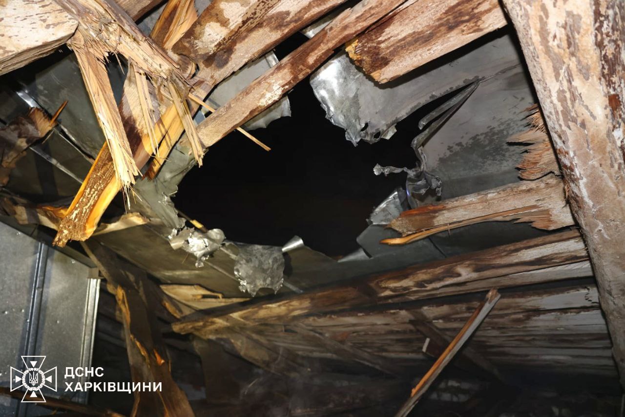 Вогнеборці показали, як гасили пожежу у центрі Харкова (фото)