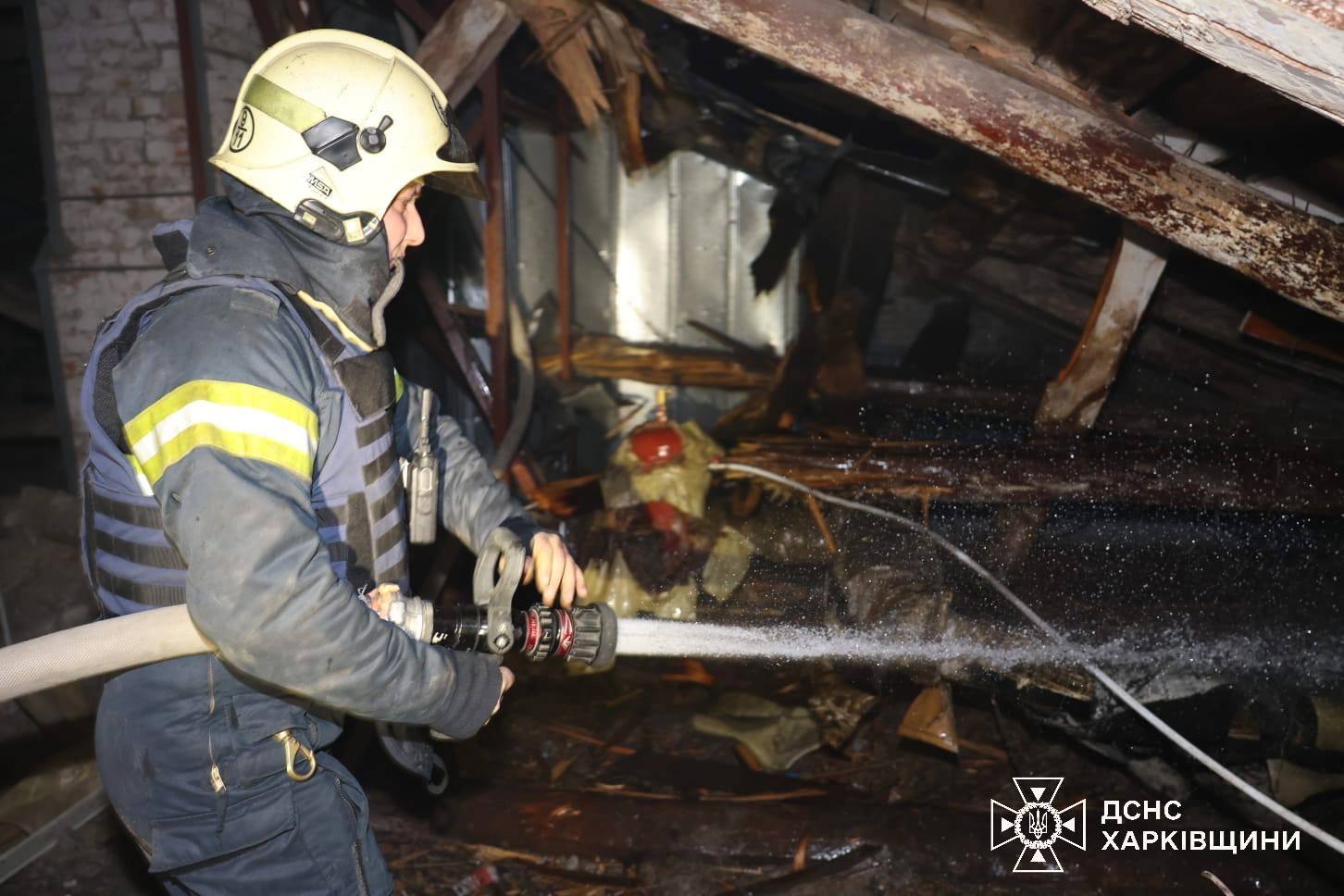 пожежа після удару БпЛА у Харкові