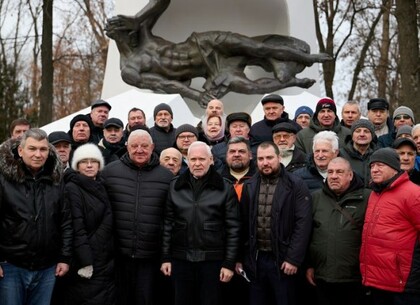 У Молодіжному парку Харкова вшанували пам’ять ліквідаторів Чорнобильської аварії (фото)