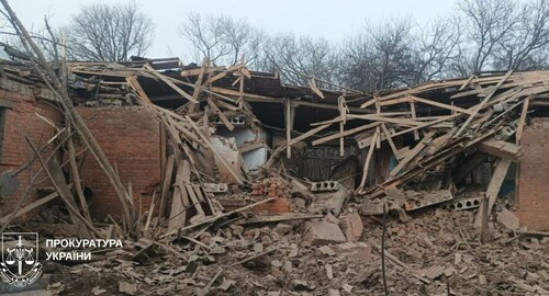 FPV-дрони та авіаудари по Харківській області: пошкоджені будинки, авто і є поранений