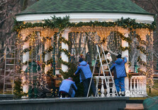 Сад Шевченко у Харкові готують до свят (фото)