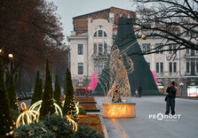 Сад Шевченко у Харкові готують до свят (фото)