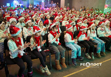 Для дітей з Новобаварського району організували новорічне свято (фото)