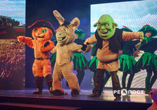 Для дітей з Новобаварського району організували новорічне свято (фото)