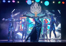 Для дітей з Новобаварського району організували новорічне свято (фото)