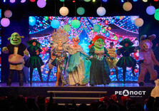 Для дітей з Новобаварського району організували новорічне свято (фото)