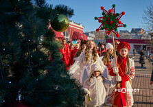 Учні Новобаварського району привітали харків'ян з Різдвом (фото)