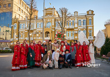 Учні Новобаварського району привітали харків'ян з Різдвом (фото)