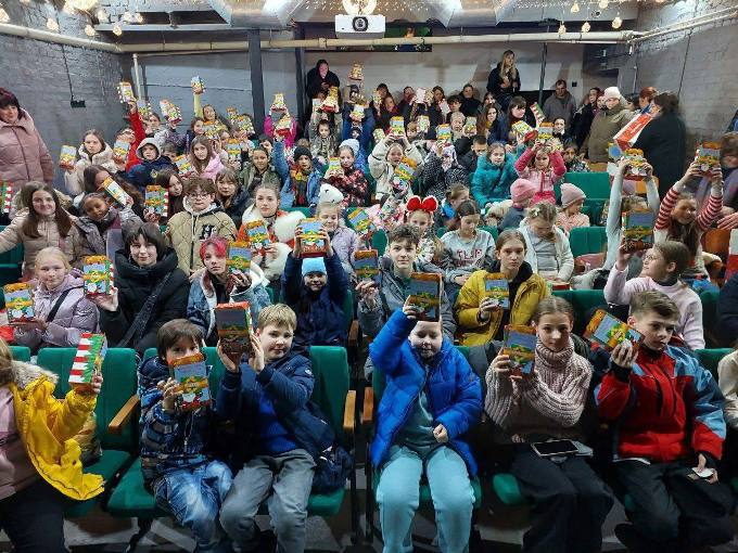 Новини Харкова: вистава «Міо – син короля» та подарунки для юних митців