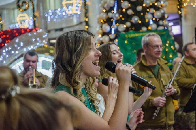 Новорічний концерт бригади «Скіф» у метро Харкова