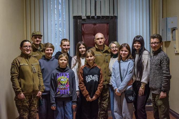 Новини Харкова: школярі передали подарунки бригаді «Скіф»