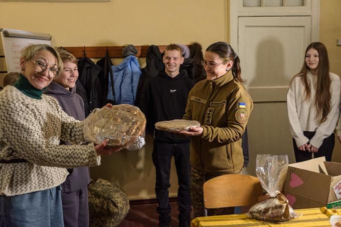 Новини Харкова: школярі передали подарунки бригаді «Скіф»