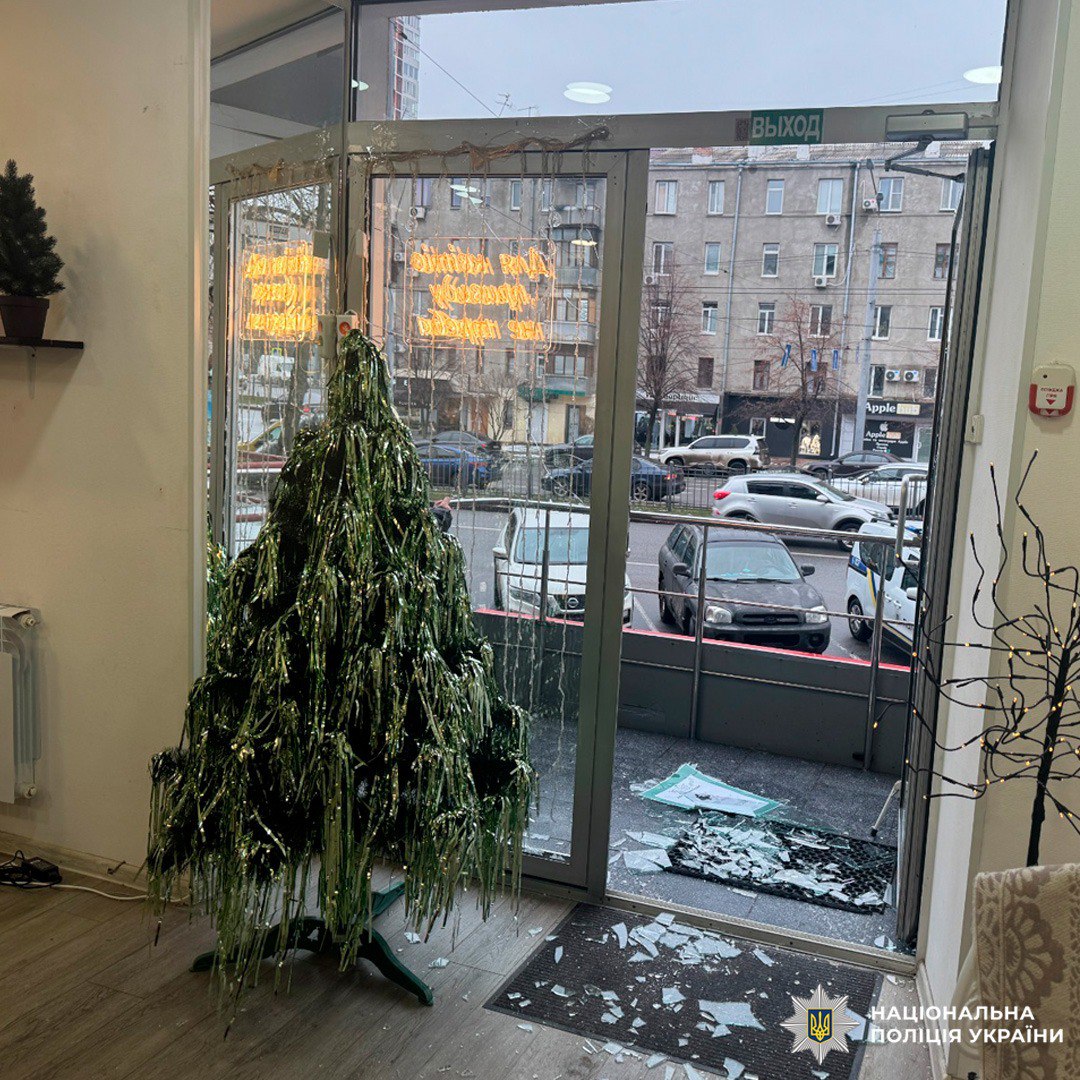 У Харкові чоловік розгромив квітковий магазин