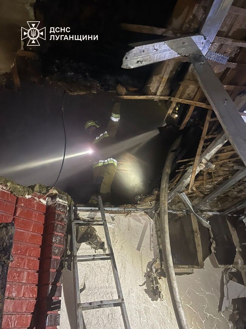 У житловому будинку Харкова гасили пожежу