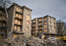 У Харкові продовжуються роботи на місці влучання російських ракет (фото)