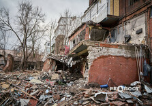 У Харкові продовжуються роботи на місці влучання російських ракет (фото)