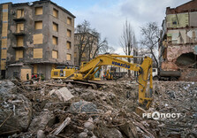 У Харкові продовжуються роботи на місці влучання російських ракет (фото)