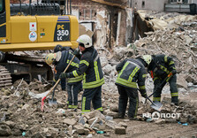 У Харкові продовжуються роботи на місці влучання російських ракет (фото)