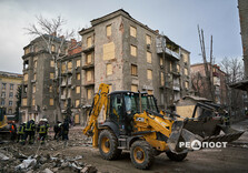 У Харкові продовжуються роботи на місці влучання російських ракет (фото)