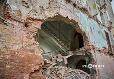 У Харкові продовжуються роботи на місці влучання російських ракет (фото)