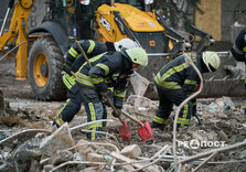 У Харкові продовжуються роботи на місці влучання російських ракет (фото)