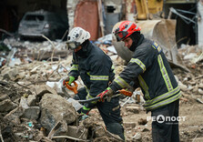 У Харкові продовжуються роботи на місці влучання російських ракет (фото)