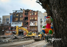 У Харкові продовжуються роботи на місці влучання російських ракет (фото)